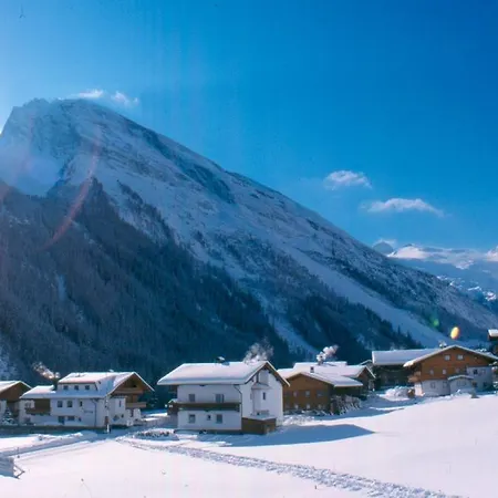 Haus Edring アパート *